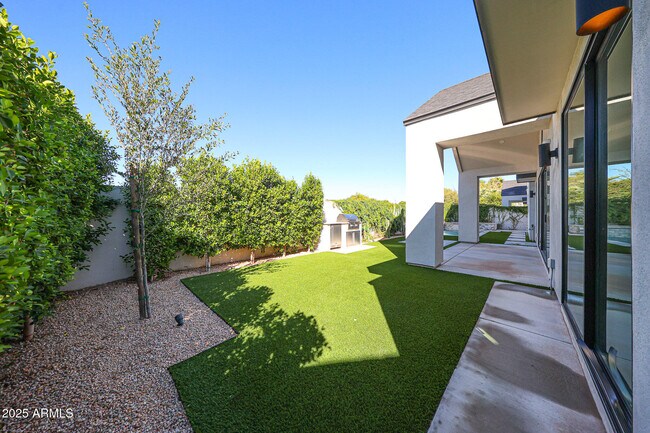 Building Photo - 6314 N 10th Dr