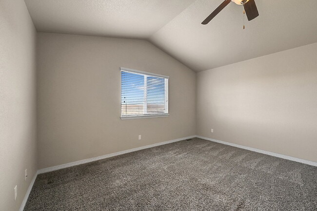 Building Photo - $2,145.00, 4-bed, 2.5-bath located in Colo...