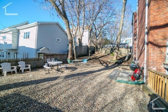 Building Photo - 26 Pinckney St