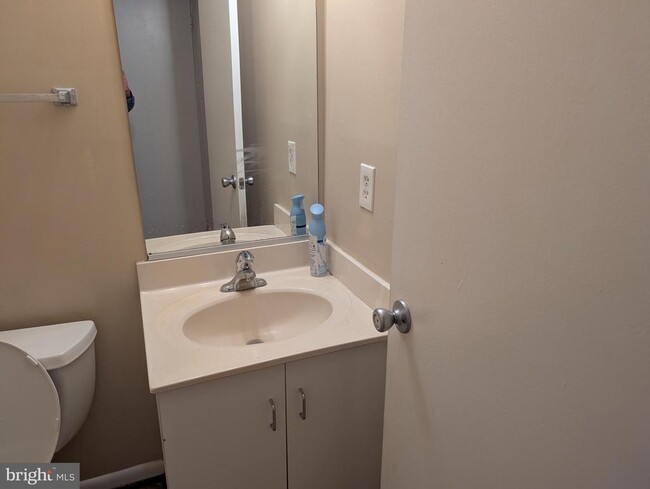 Building Photo - 5309 King Charles Way