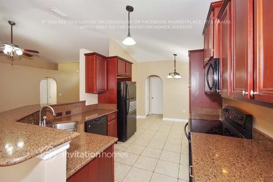 Building Photo - 14127 Econ Woods Ln