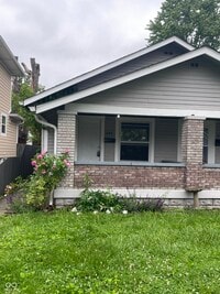 Building Photo - 890 N Gladstone Ave