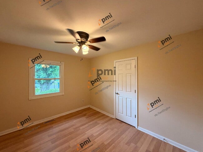 Building Photo - 7726 Durbin St