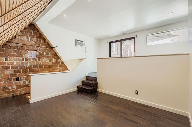 Building Photo - Capitol Hill Location, private roof top de...