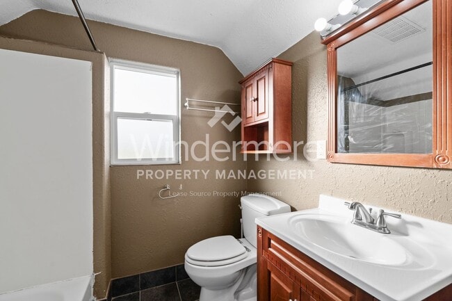 Building Photo - **Half off Full 1st Month's Rent** Beautiful 4-Bedroom Home In The Garland District