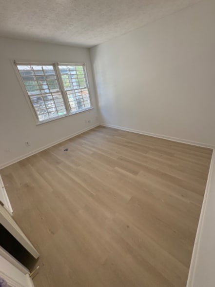 Building Photo - 4508 King Lear Dr