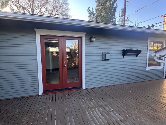 Building Photo - 607 NW Federal St