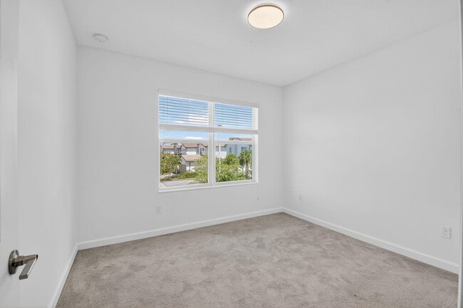 Building Photo - 4320 Buttonwood Dr