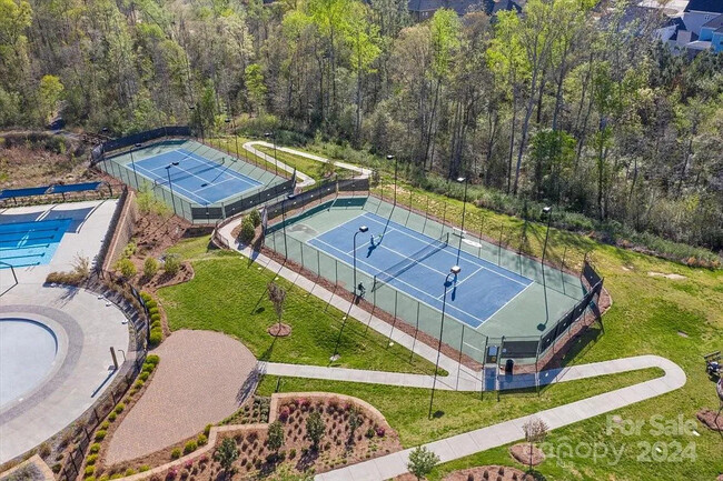 Building Photo - 529 Common Raven Ct