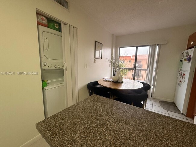 Building Photo - 5300 W 21st Ct