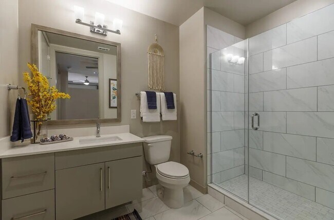 Building Photo - 1115 Town Creek Dr