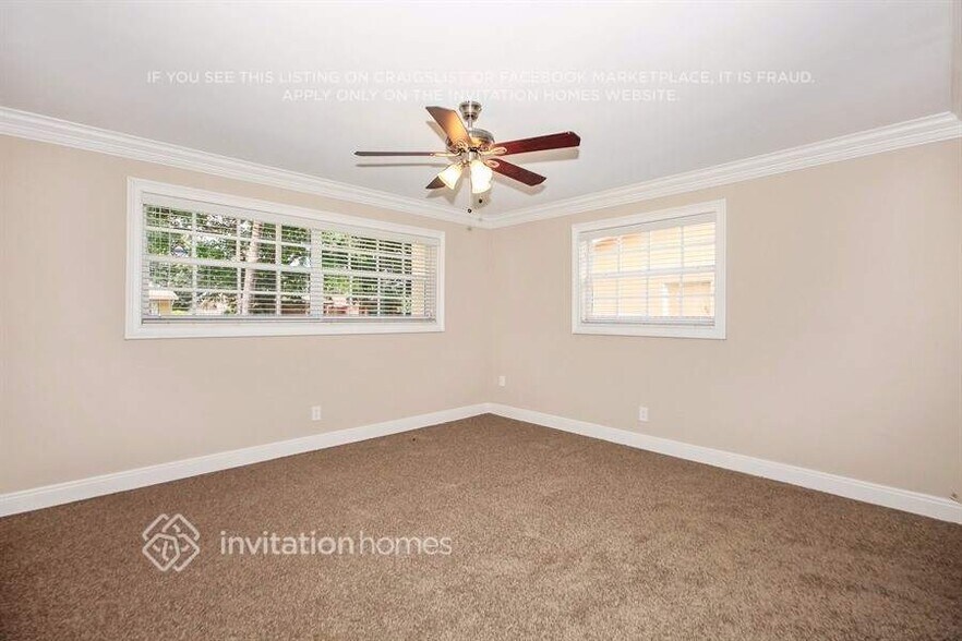 Building Photo - 200 SW 65th Way