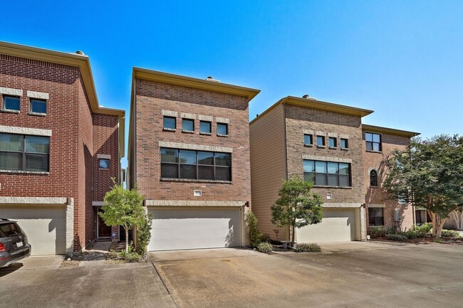 Building Photo - 650 Westcross St