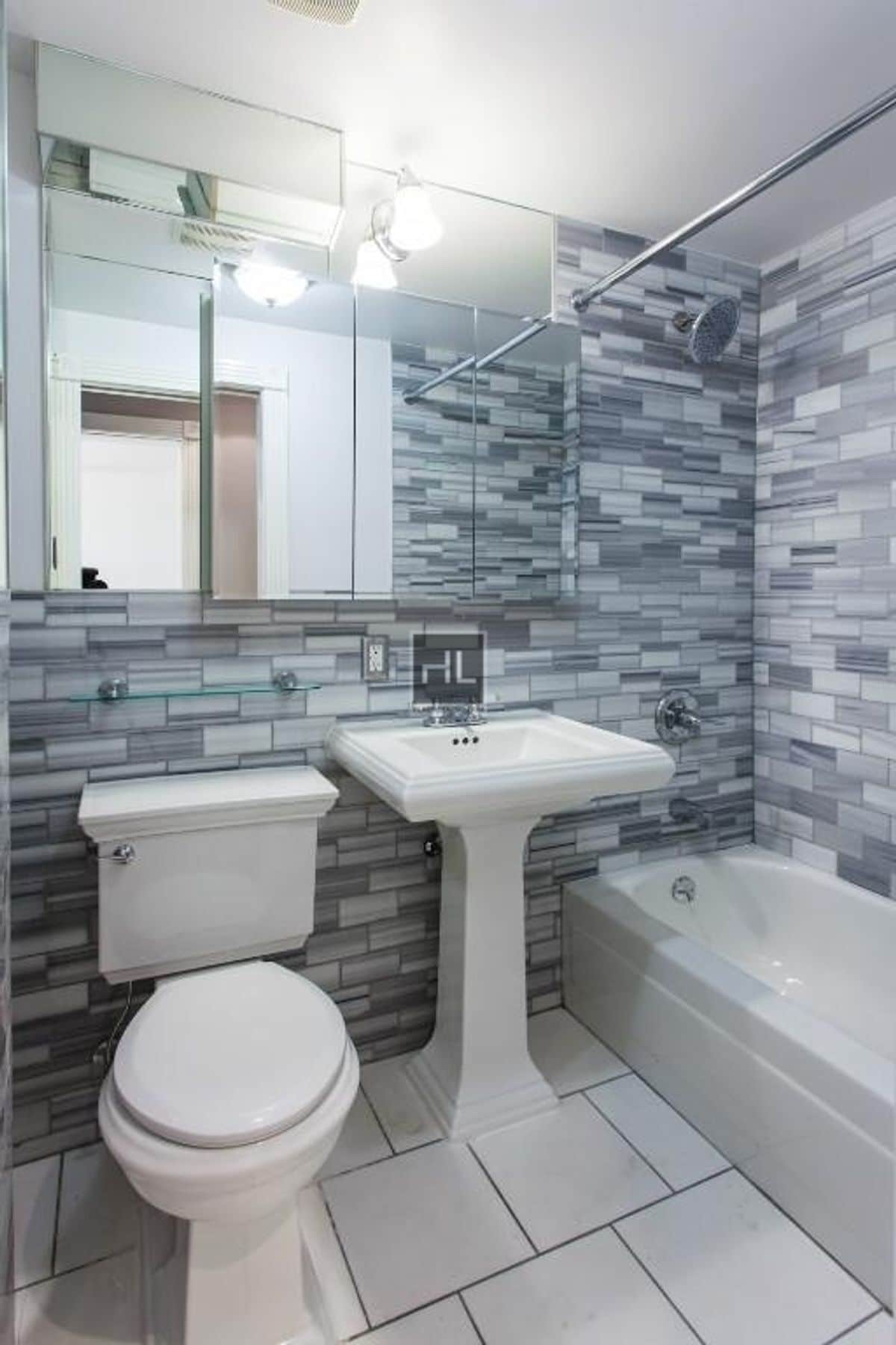 Building Photo - 1ST AVE.