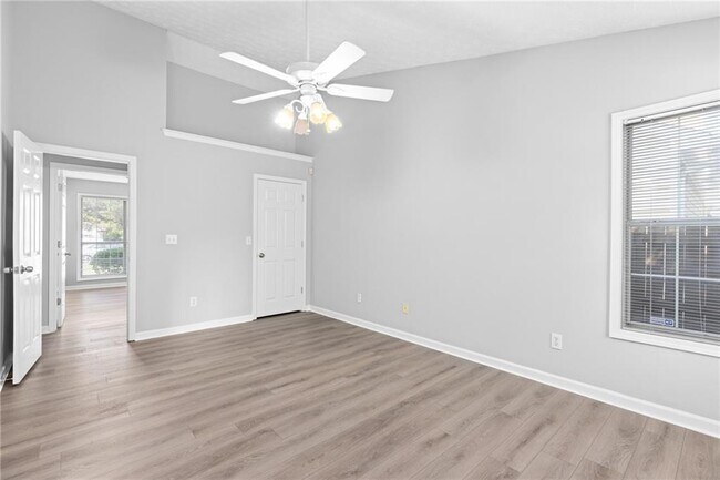 Building Photo - 2110 Racquet Club Cir NW