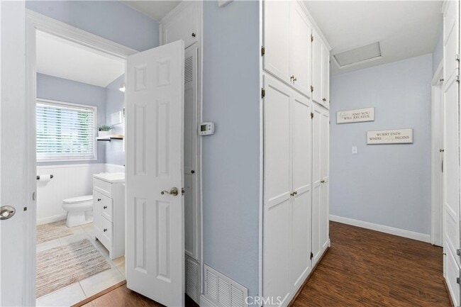 Building Photo - 855 N 3rd Ave