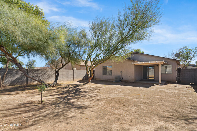 Building Photo - 1750 E Desert Rose Trail