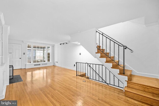 Building Photo - 2420 I St NW