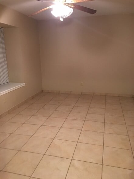 Building Photo - 312 Gastel Cir