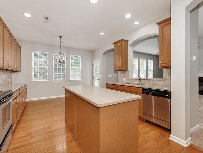 Building Photo - 6322 Adobe Rd
