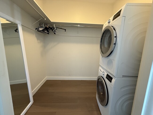 Building Photo - 188 Brookline Ave