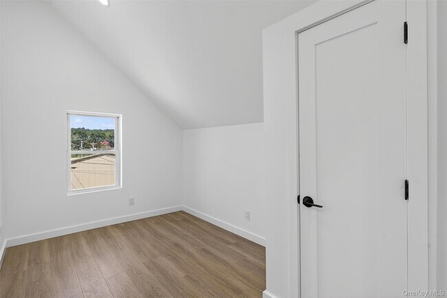 Building Photo - 165 W Main St