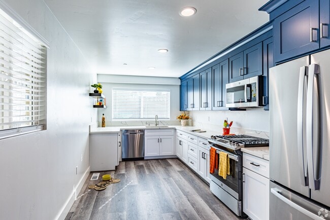 Building Photo - Rose Court Apartments