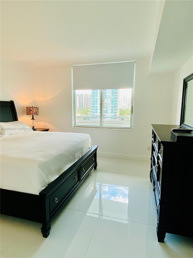 Building Photo - 325 S Biscayne Blvd