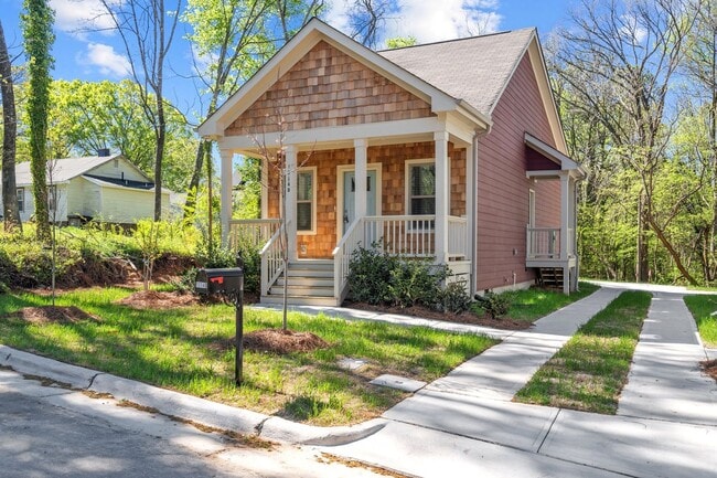 Building Photo - Modern amenities meet Cozy charm!  3 Bedro...