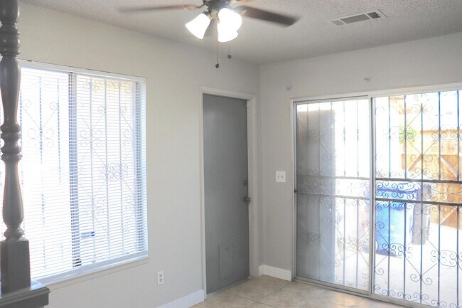 Building Photo - 400 S Crawford Ave