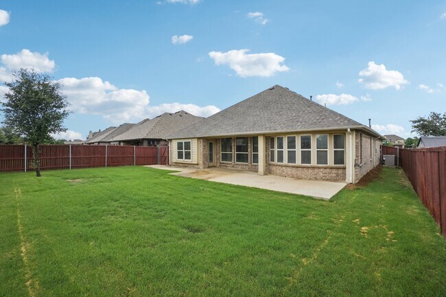 Building Photo - 1616 Downing Dr