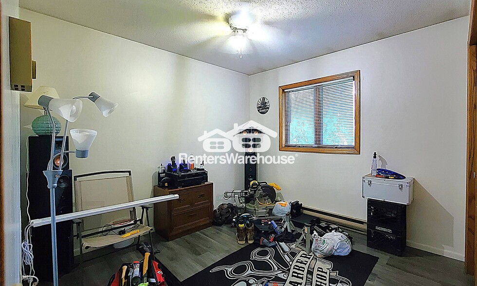 Building Photo - 708 8th St N