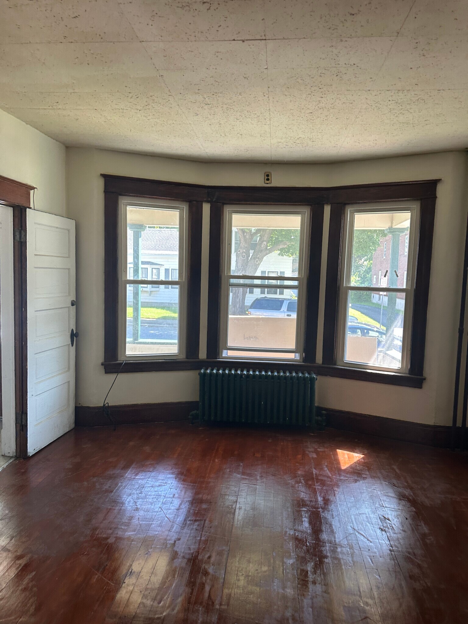 Building Photo - 44 W Van Vechten St