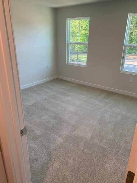 Second floor bedroom 1 - 413 Camarillo Ln