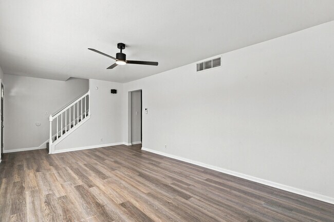 Building Photo - 4209 Defoe Dr