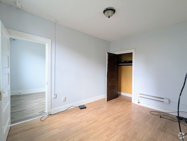 Building Photo - 2114 Bedford Ave