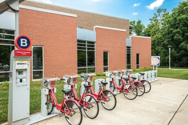 Building Photo - 312 Sloan Rd