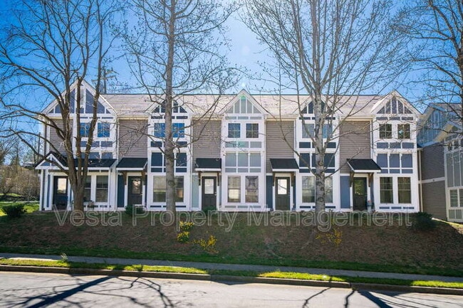 Building Photo - 3 Penley Ave