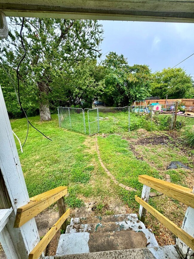 Building Photo - 2 bed house Rva North Side! PET FRIENDLY, ...