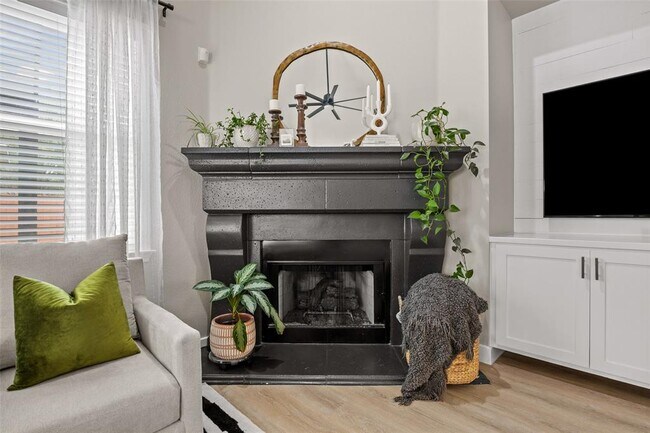 Building Photo - 2414 Powderham Ln