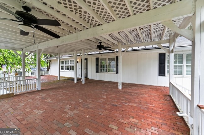 Building Photo - 1455 Courtney Ln