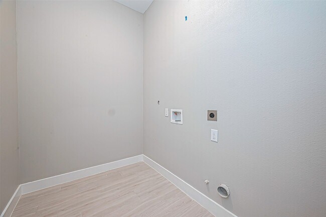 Building Photo - 3635 Needville Ave