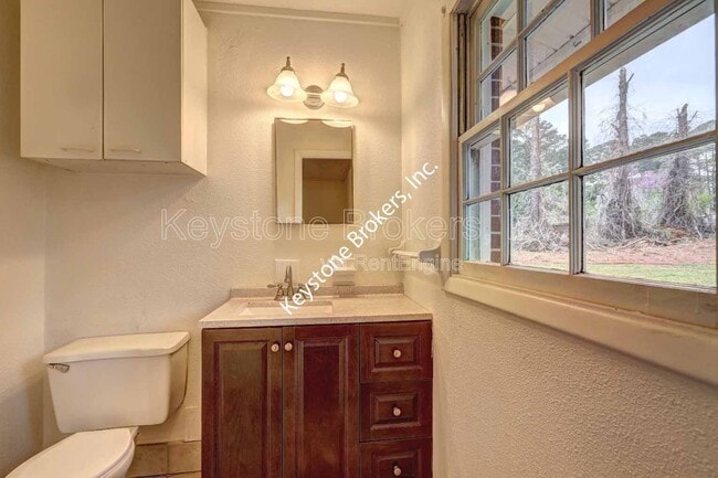 Building Photo - 5805 Singleton Rd