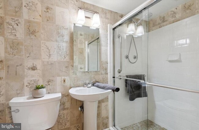 Building Photo - 7202 Heights Ct