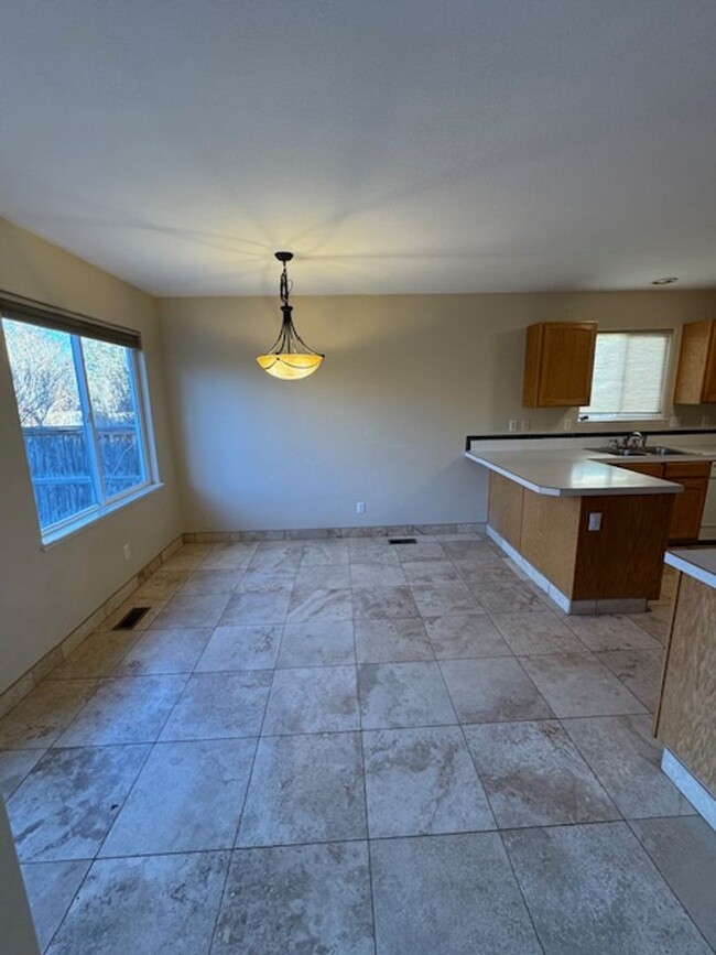 Building Photo - 3 Bedroom Fort Collins home for lease!