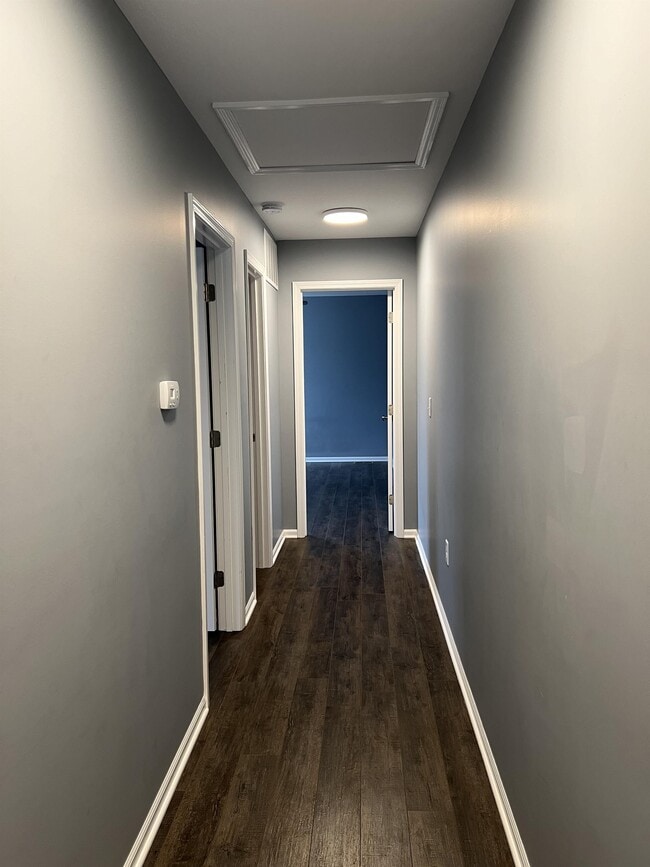 Building Photo - 891 W Gay St