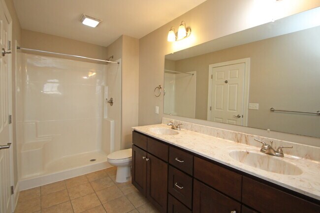 Building Photo - Stunning 3 Bed Rental with Deck & Pond View!