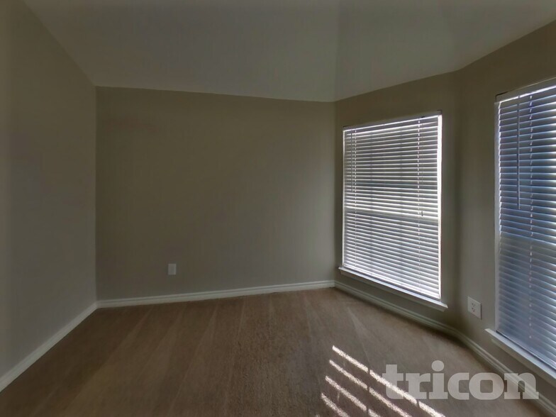 Building Photo - 1217 Glencoe Dr