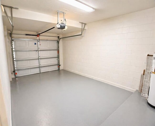 Building Photo - 9349 Jasmine Flower Ln