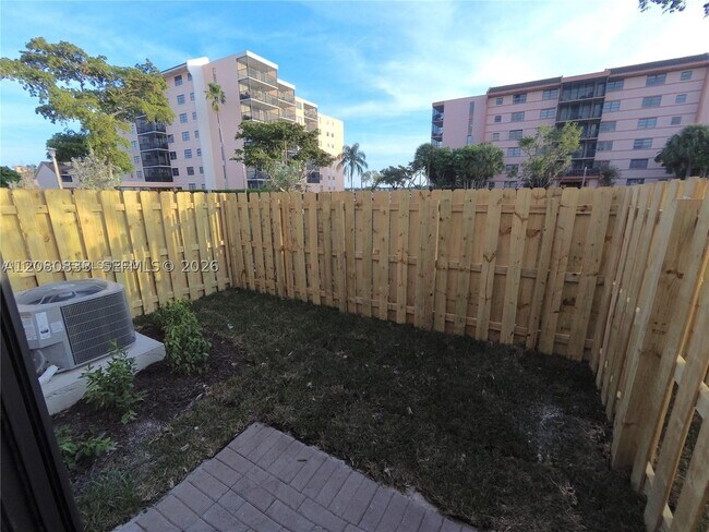 Building Photo - 312 NE 208th Terrace
